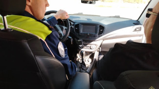 Под Самарой мигрант-нелегал пытался дать взятку сотруднику Госавтоинспекции 