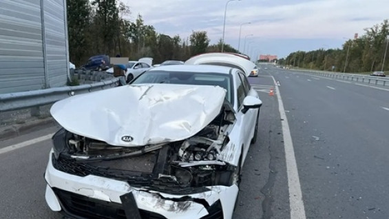 6-летняя девочка пострадала в столкновении Kia K5 с Lada Granta в Самаре