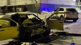 В Самаре в результате столкновения в ночь на 3 января погибла 26-летняя многодетная мать