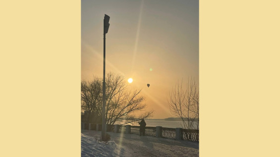 Самарцы заметили необычный летательный аппарат в небе над городом: фото