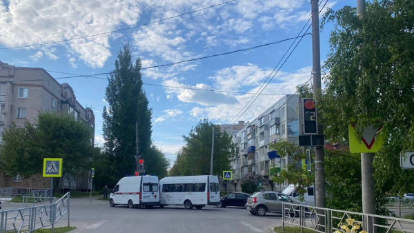 Под Самарой в ДТП попали «скорая помощь» и городской автобус