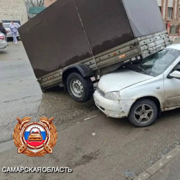 Под Самарой прицеп от Chevrolet Tahoe разбил «Ладу Калину» с пассажиром