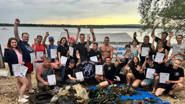 Подводная железная дорога и глубинная сантехника: самарские дайверы рассказали о странных находках на дне Волги