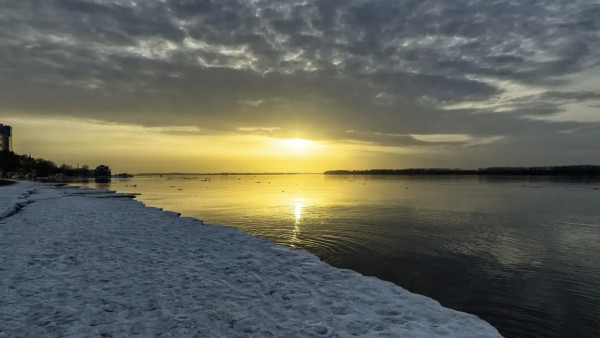 На Солнце утром 30 марта произошла вспышка высшего балла