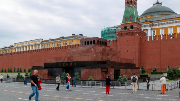 Туристов из Самары предупредили о закрытии Мавзолея Ленина с 23 апреля