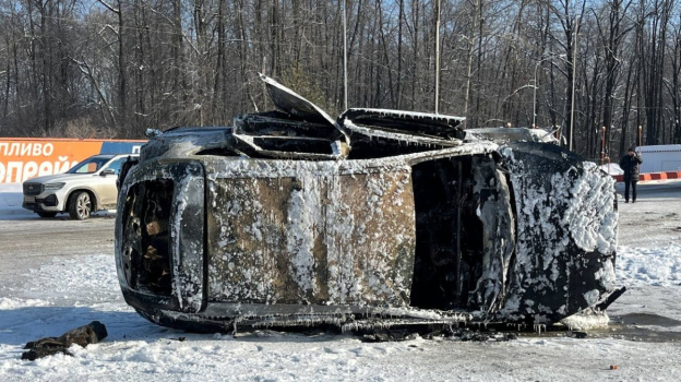 СК: Пожар автомобиля на АЗС в Самаре оказался покушением на убийство