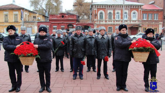 В Самаре 8 ноября 2025 года почтили память погибших сотрудников МВД России