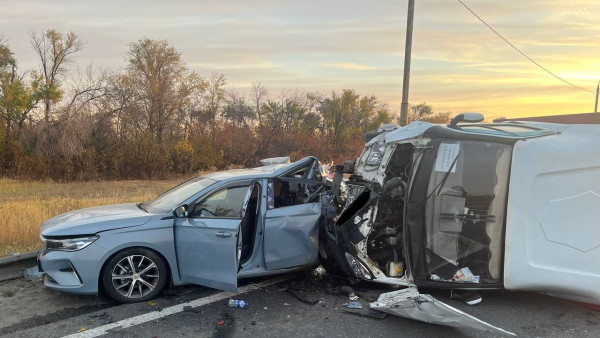 5 октября в Самарской области ГАЗель протаранила Geely, есть пострадавшие 
