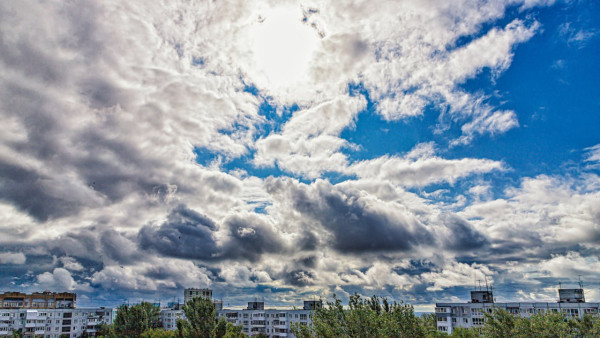 Неблагоприятные метеоусловия в Самаре: смог, гроза и град 30 июня