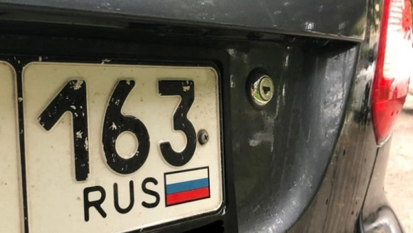 Самарская автомобилистка насмерть задавила пенсионерку во время парковки
