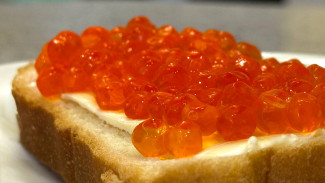 Самарцев предупредили об опасных бутербродах с красной икрой