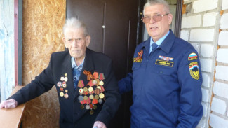 Геннадий Котельников поздравил со 100-летием участника Великой Отечественной войны  