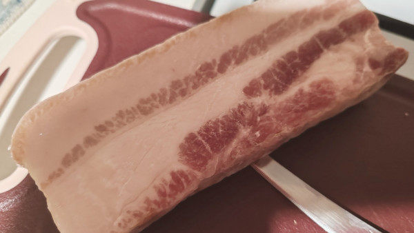 Самарский коптильщик рассказал, как выбирать правильное сало