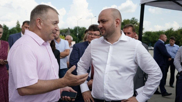  Губернатор Федорищев рассмотрел перспективные проекты в Кинель-Черкасском районе