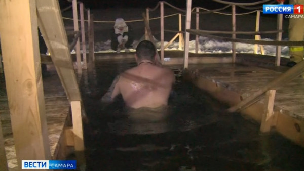 Собственная купель: жители Красного Яра встретили Крещение