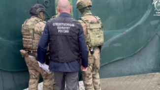 Появились кадры задержания учредителя дорожной фирмы ОМОНом в Самаре