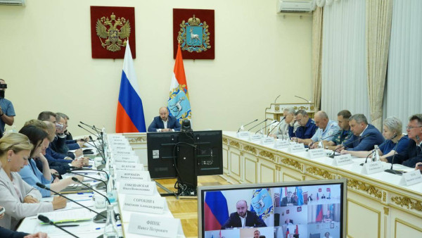 Губернатор дал месяц на подготовку целевой программы по реконструкции детских площадок 