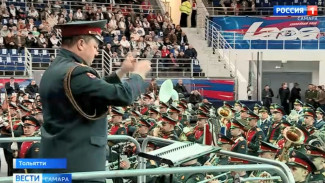 Грандиозный фестиваль с участием духовых оркестров "Сильная Россия" проходит на крупнейших площадках региона