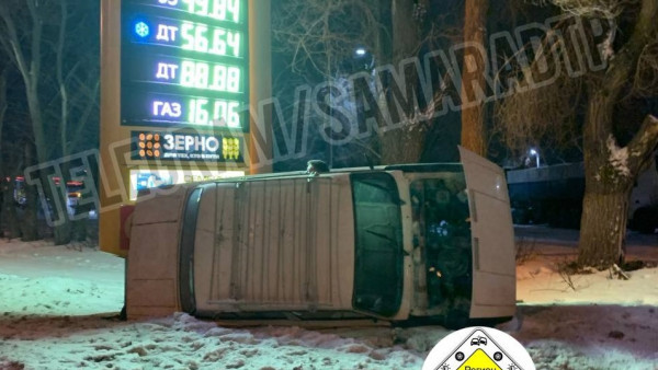 Крутой маневр: дрифтер в Самаре влетел в автозаправку