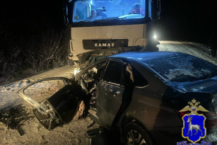 Два человека погибли в ДТП с КАМАЗом в Самарской области
