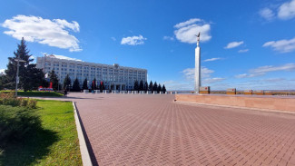 По решению губернатора семьи самарских добровольцев получили десять тысяч рублей на подготовку детей к школе