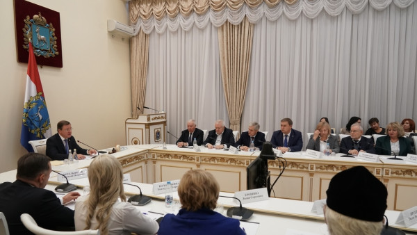 Дмитрий Азаров нацелил членов Общественной палаты Самарской области нового состава на активную работу с жителями региона