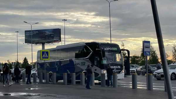 В аэропорту Курумоч из-за атак БПЛА и ракетной опасности задержано более 40 рейсов