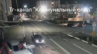 Жесткое ДТП в Самаре 25 апреля: машина сбила курьера на пешеходной зоне