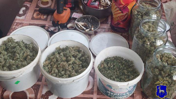 Под Самарой пенсионер попался на «легком заработке» из интернета, пытаясь продать наркотики