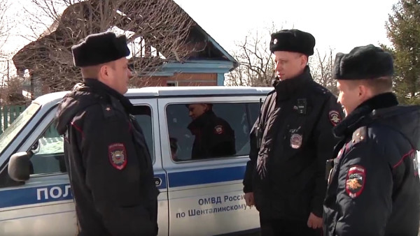 Полицейские в последний момент вытащили пенсионера из огня в Самарской области