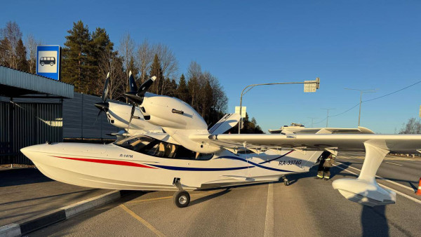 Самарский самолёт приземлился на автомобильную трассу в Вологодской области