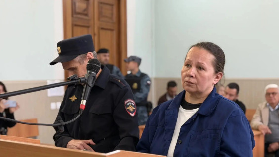 «Она могла спасти моих родителей, но этого не сделала»: Людмила Тархова выступила на суде собственной дочери