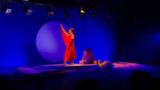 Попали в закулисье: жители Кинеля увидели спектакль-победитель регионального этапа Окружного фестиваля детских и молодежных театральных коллективов «Театральное Приволжье»