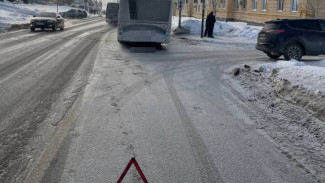 В Самаре утром 24 февраля автобус сбил 12-летнюю девочку 