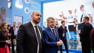 Губернатор Самарской области осмотрел выставочную экспозицию XIII международного спортивного форума «Россия – спортивная держава»