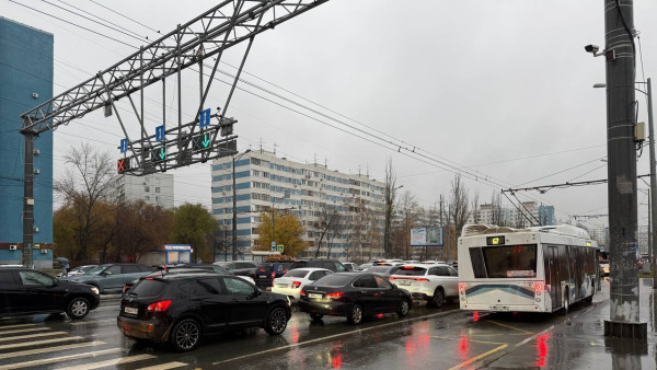 Утренние пробки парализовали движение в Самаре 19 ноября