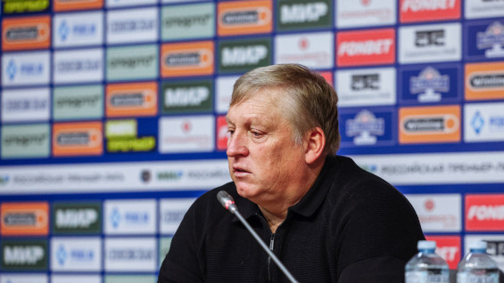 Экс-тренер «Крыльев Советов» Игорь Осинькин признался, что по-прежнему переживает за самарцев