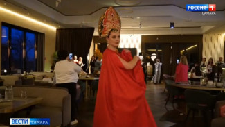 Новое звучание русского фольклора: в женский гардероб возвращается кокошник 