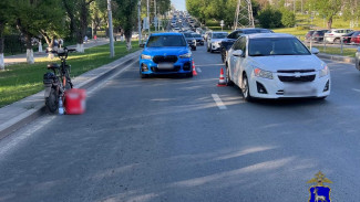 В Самаре велосипедист столкнулся с двумя иномарками
