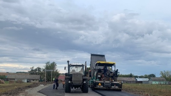 В Самарской области столкнулись трактор ХТЗ и асфальтоукладчик VOGELE SUPER