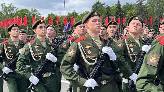 День Победы-2026: самые яркие кадры военного парада в Самаре 