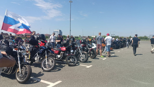 В Самаре массовым пробегом официально открыли мотосезон