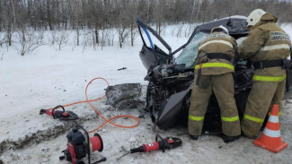 Под Самарой из груды металла достают тела людей 18 февраля 
