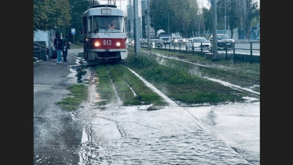В Самаре ул. Ново-Садовую затопило кипятком 13 сентября 
