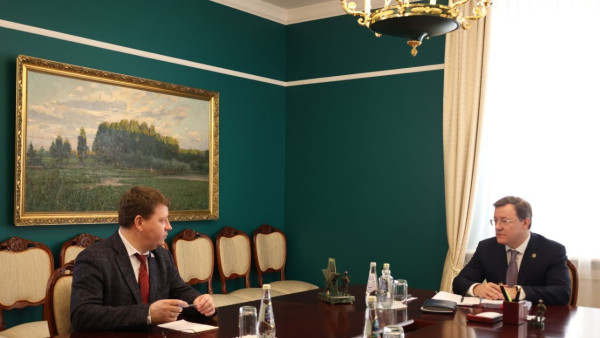 Губернатор Дмитрий Азаров провел рабочую встречу с руководителем самарского обкома КПРФ Алексеем Лескиным