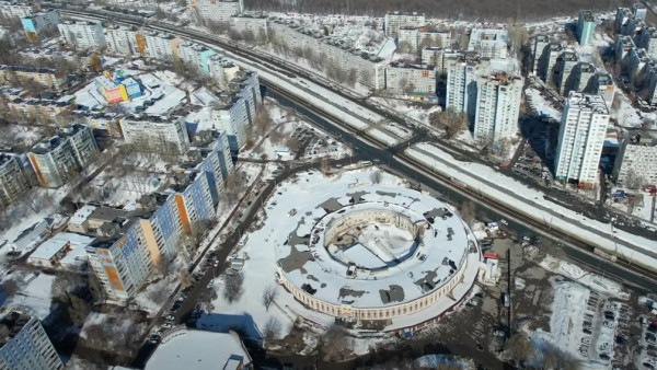 В Самаре начался снос ТЦ «Колизей»