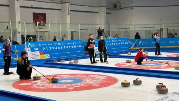 Самарская сборная по керлингу завоевала золото всероссийских соревнований в рамках форума "Россия - спортивная держава"