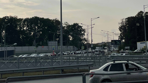 В Самаре на кольце Московского шоссе возле ТЦ Letout отключились светофоры 1 сентября