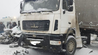 В Самарской области из-за непогоды произошла массовая авария 15 января