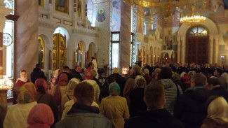 Самара встретила Светлое Христово Воскресение: фоторепортаж о первых часах Пасхи